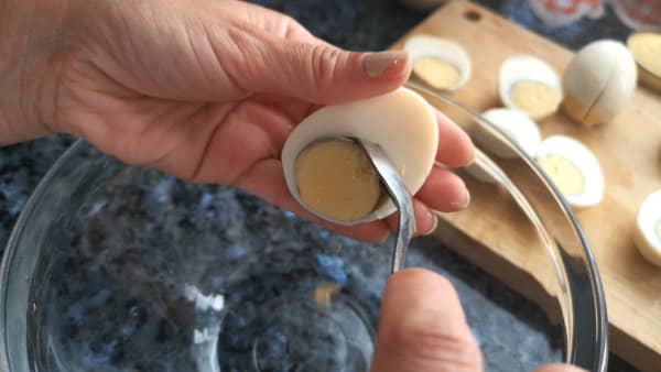huevos rellenos de atun receta casera